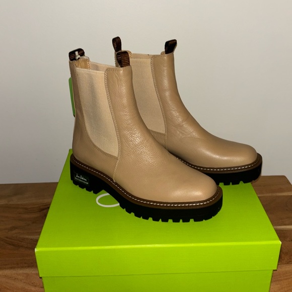 NEW Sam Edelman Laguna Waterproof Lug Sole Chelsea Boot - Picture 1 of 4
